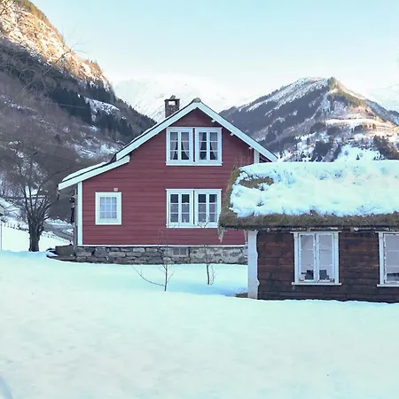 3 Bedroom Beautiful In Vik I Sogn Dom wakacyjny *