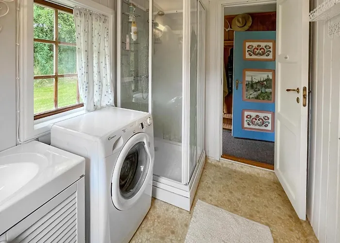 3 Bedroom Beautiful In Vik I Sogn 펜션 Stadheim
