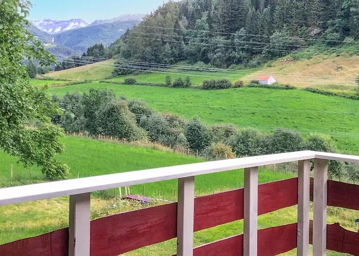 3 Bedroom Beautiful In Vik I Sogn Stadheim